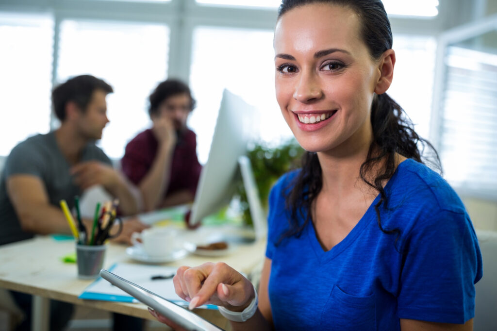 Equipe empresarial com benefícios de planos de saúde Amil Empresarial