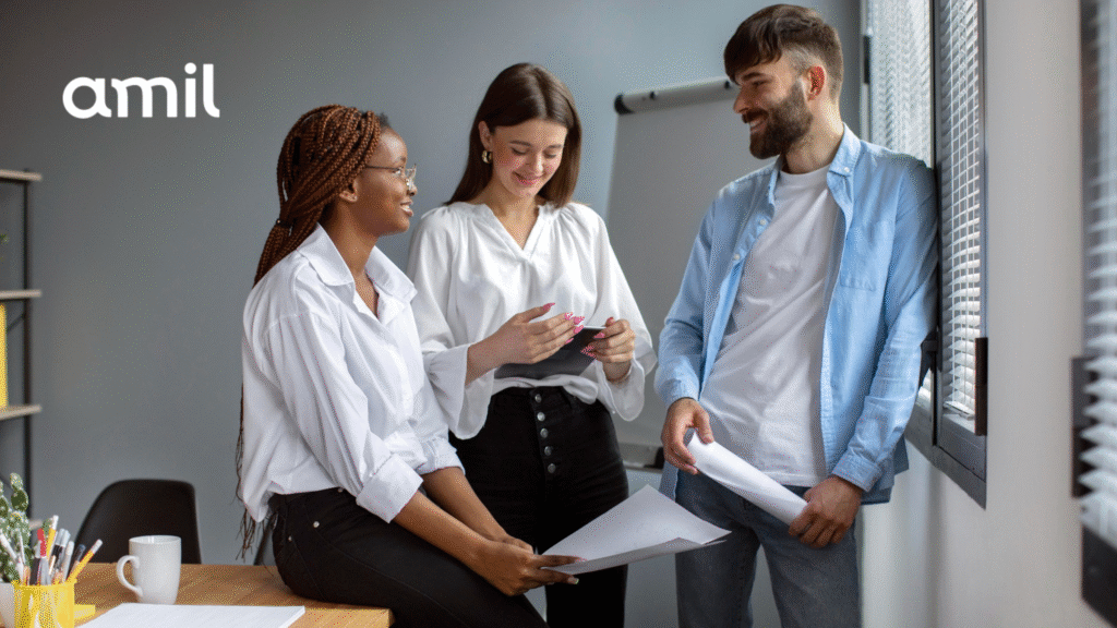 Equipe de RH solicitando cotação da Amil para empresa